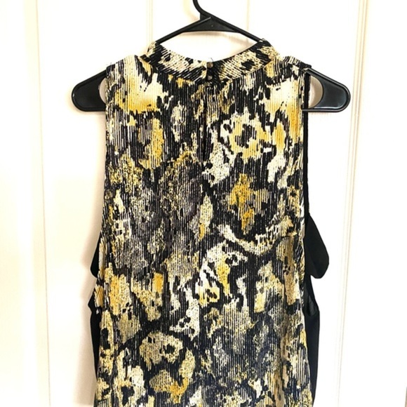 Astr the Label Sleeveless Mock Neck Blouse - Picture 2 of 6